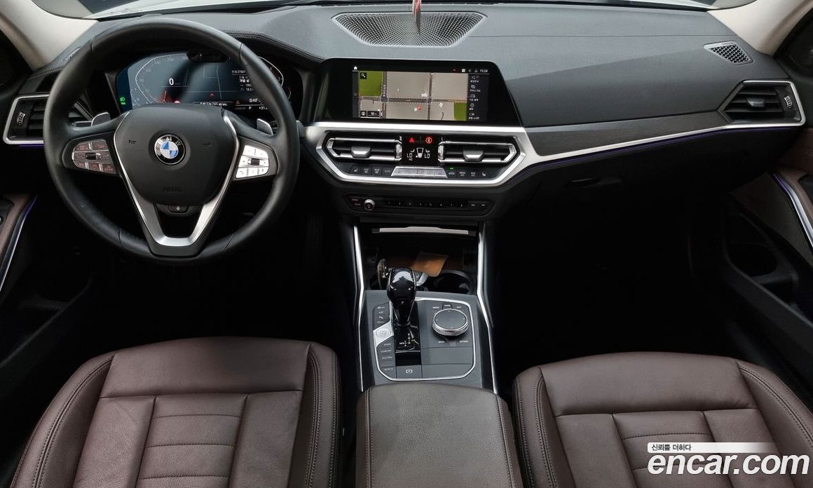 BMW 3-Series i320 Luxury