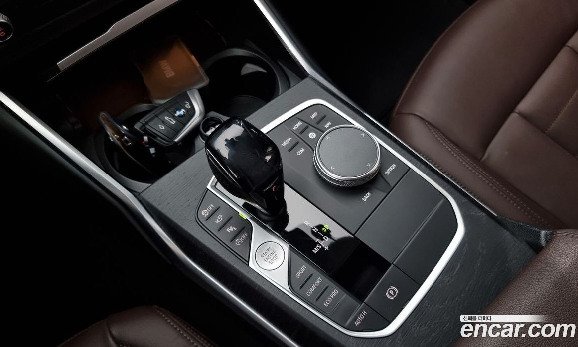 BMW 3-Series i320 Luxury