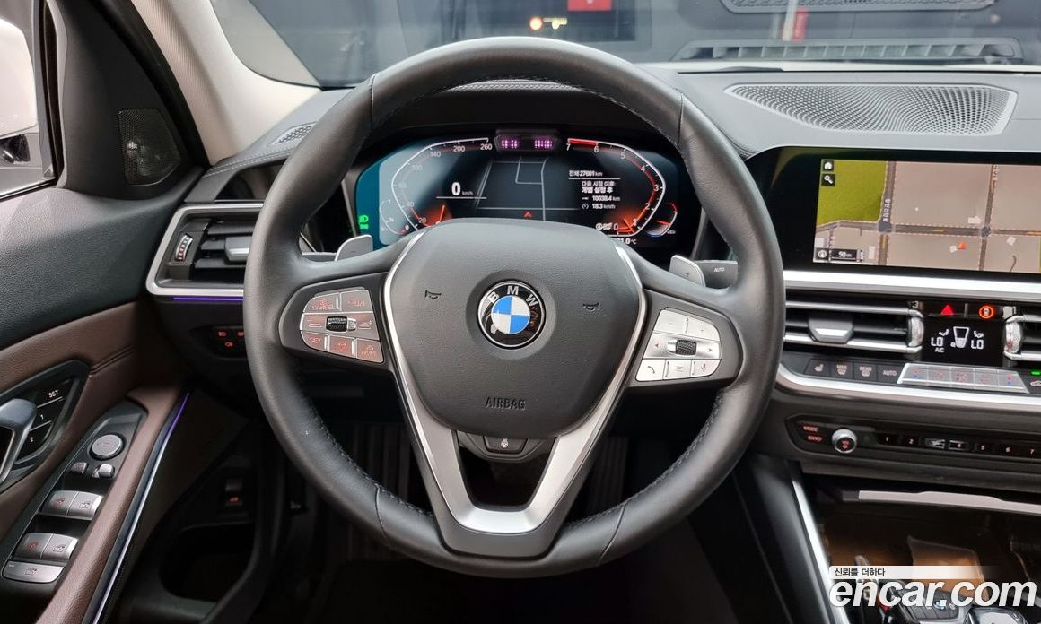 BMW 3-Series i320 Luxury