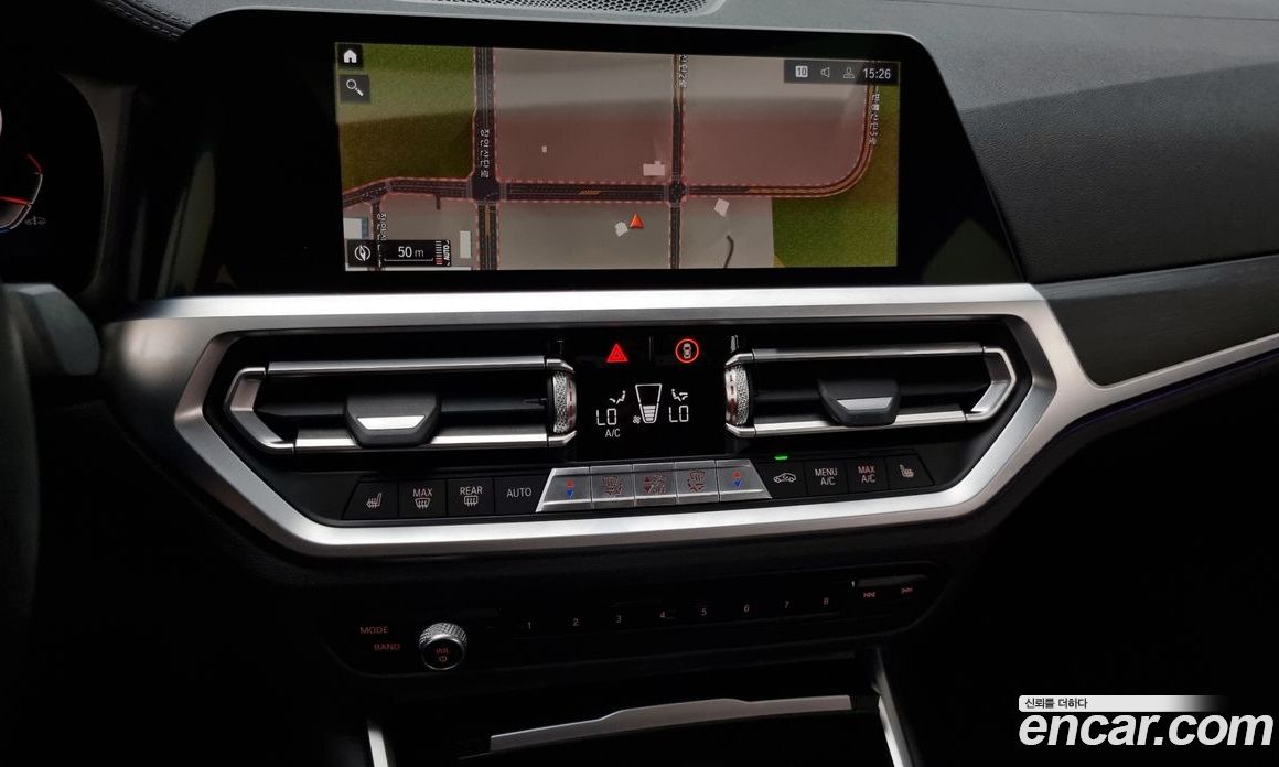 BMW 3-Series i320 Luxury