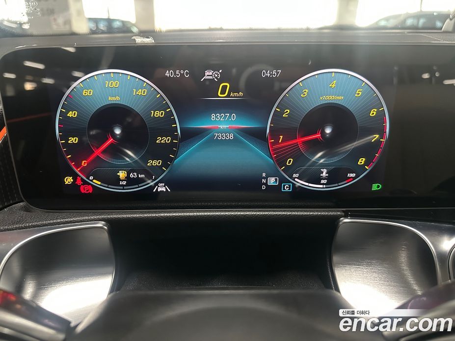 Mercedes Benz GLB-Class GLB220