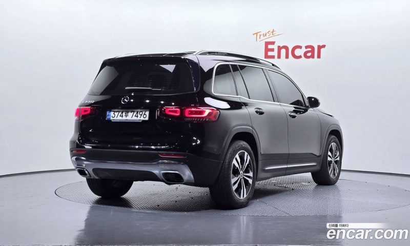 Mercedes Benz GLB-Class GLB220