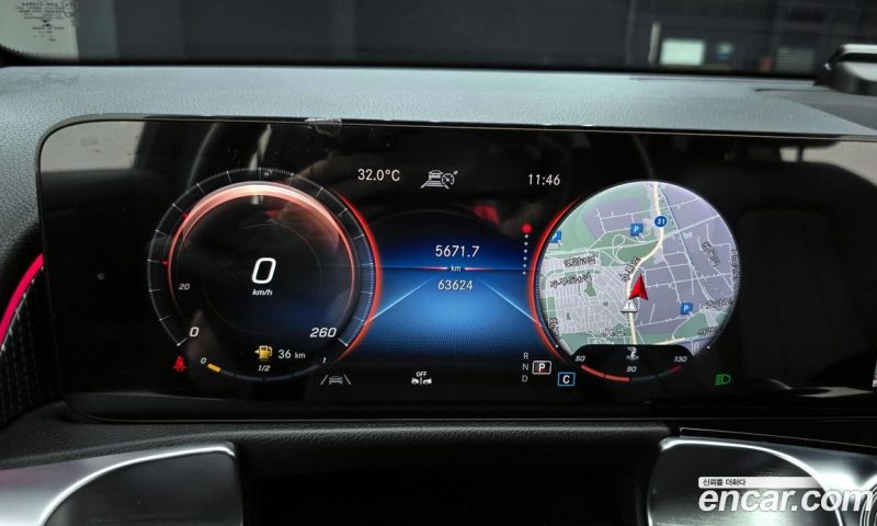 Mercedes Benz GLB-Class GLB220