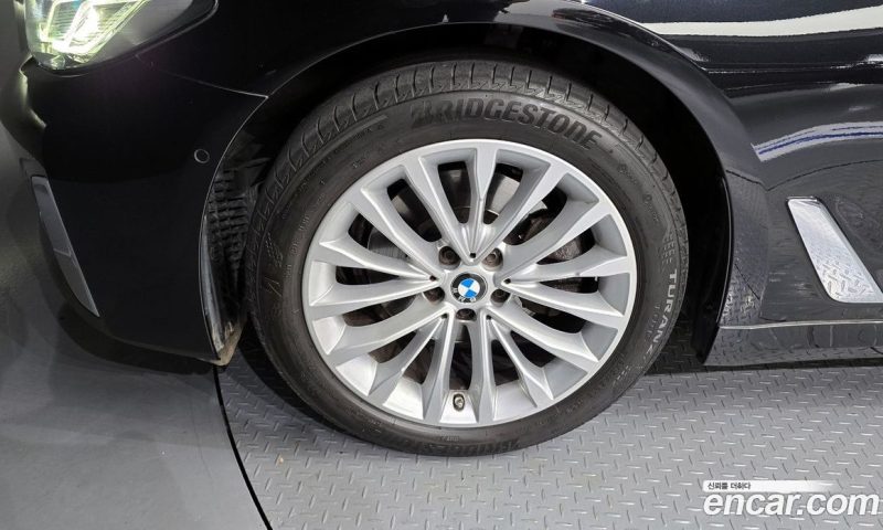 BMW 5-Series 523D Luxury