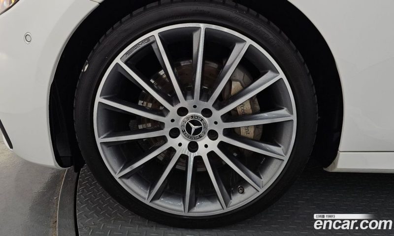 Mercedes Benz E-Class E350 4MATIC AMG Line