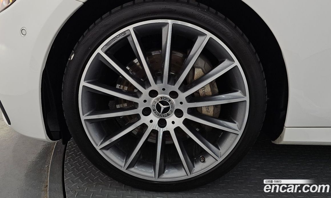 Mercedes Benz E-Class E350 4MATIC AMG Line