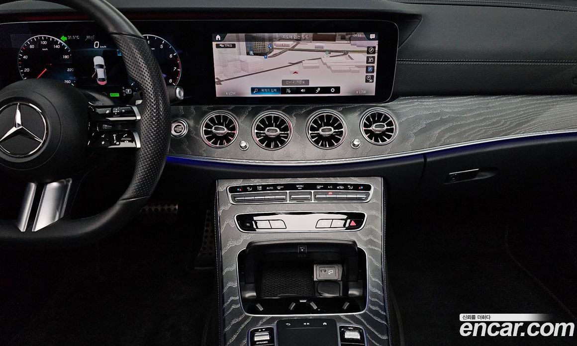 Mercedes Benz E-Class E350 4MATIC AMG Line