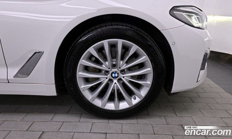 BMW 5-Series i530 Luxury