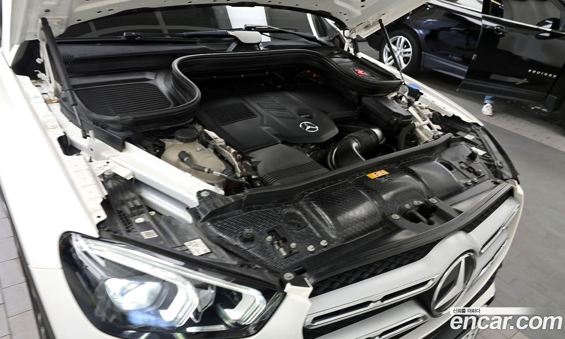 Mercedes Benz GLE-Class GLE300d 4MATIC
