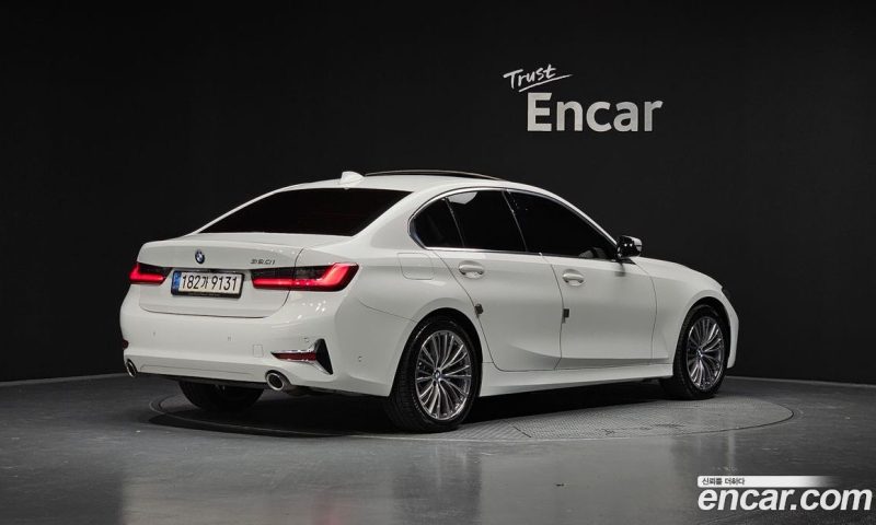 BMW 3-Series i320 Luxury