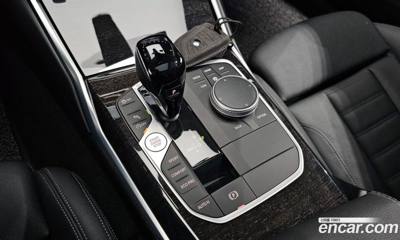 BMW 3-Series i320 Luxury