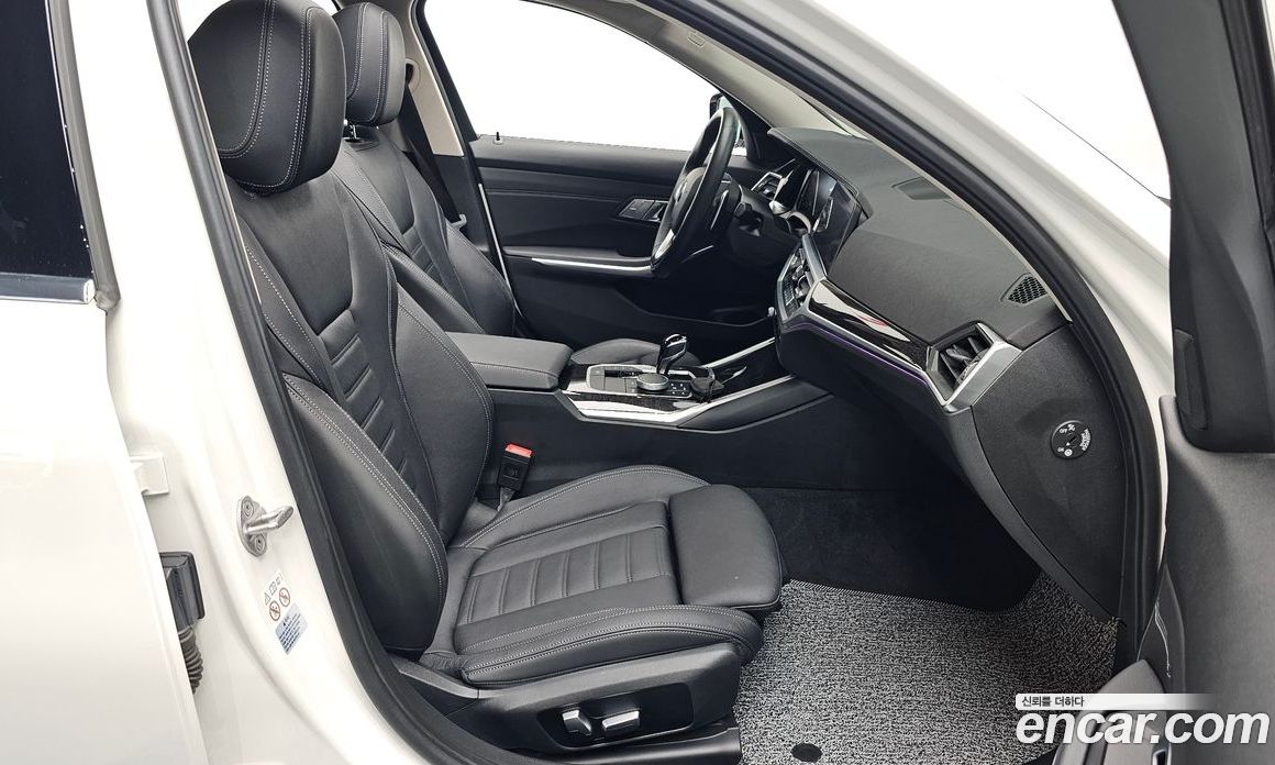BMW 3-Series i320 Luxury