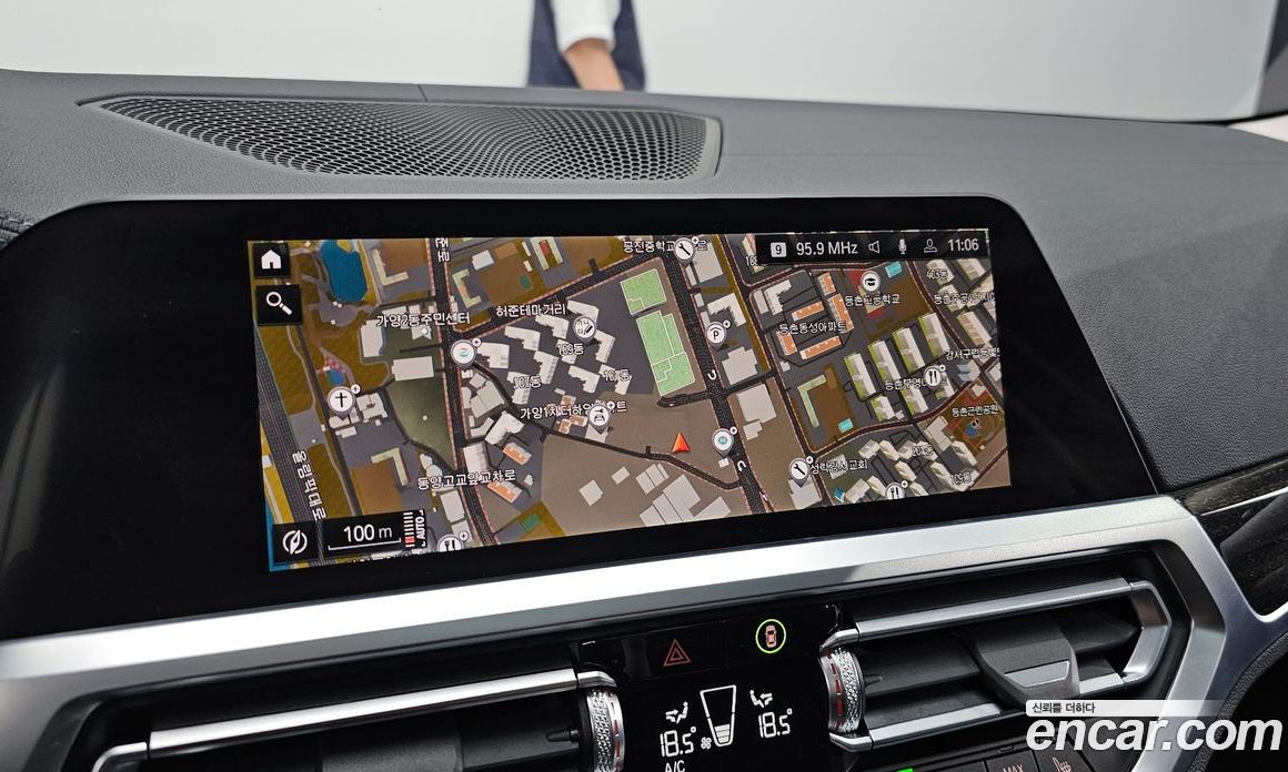 BMW 3-Series i320 Luxury