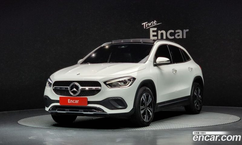 Mercedes Benz GLA-Class GLA220