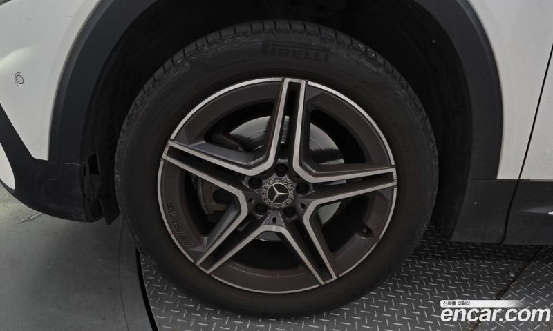 Mercedes Benz GLB-Class GLB250 4MATIC