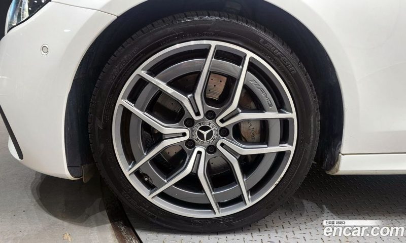 Mercedes Benz E-Class E220d 4MATIC AMG Line