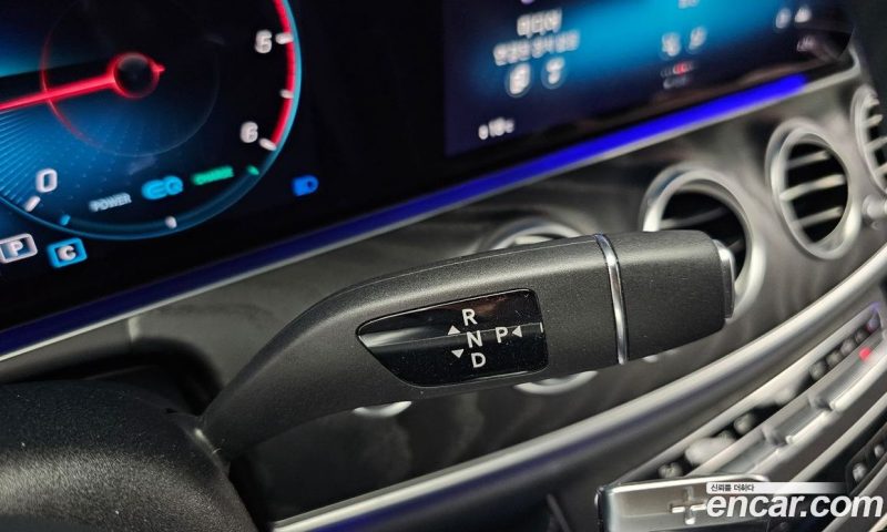Mercedes Benz E-Class E220d 4MATIC AMG Line