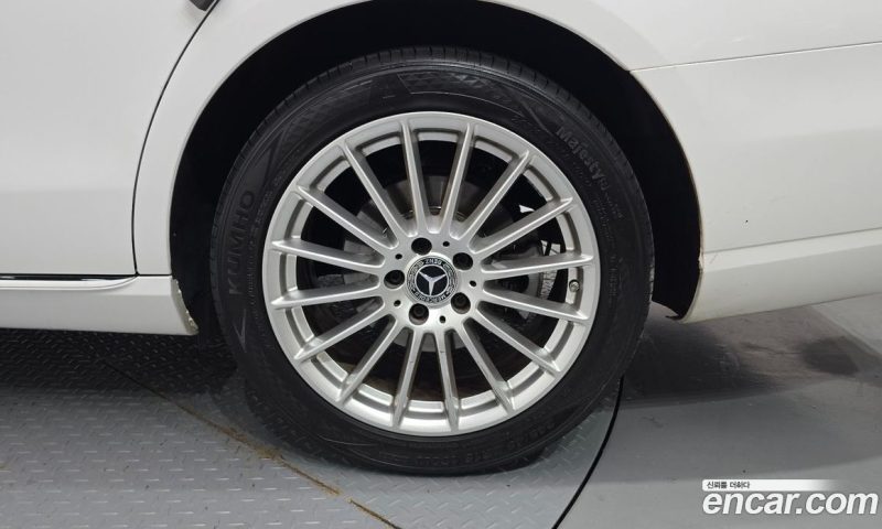 Mercedes Benz E-Class E250 Exclusive