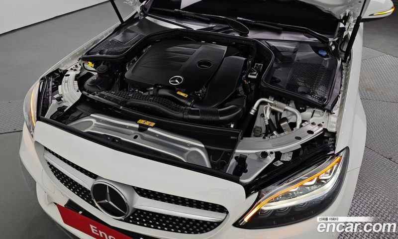 Mercedes Benz C-Class C200 AMG Line