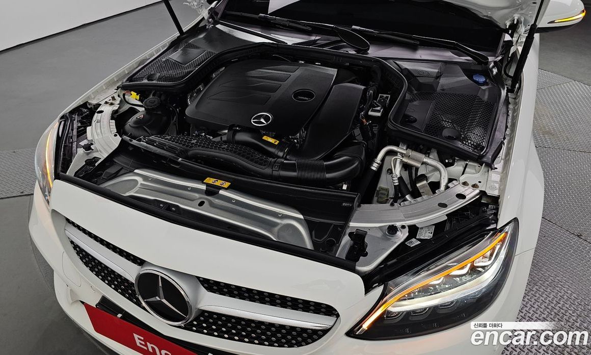 Mercedes Benz C-Class C200 AMG Line