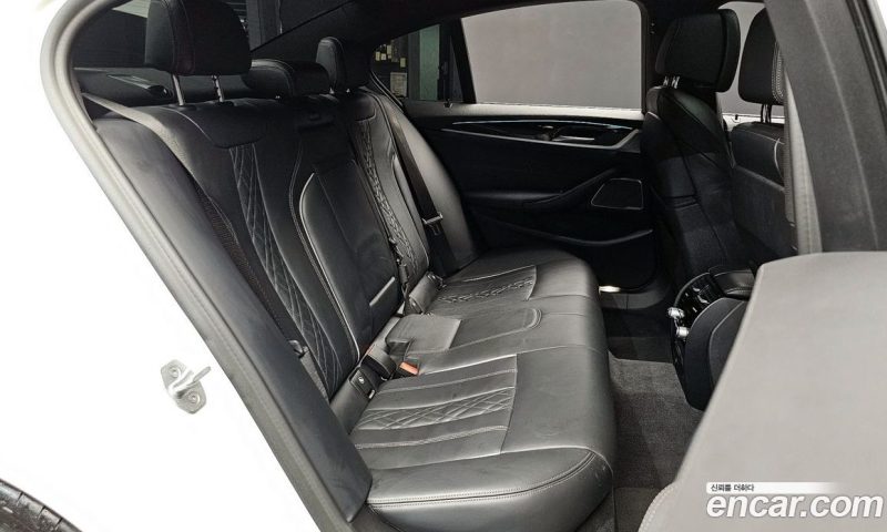 BMW 5-Series i530 M Sport Package