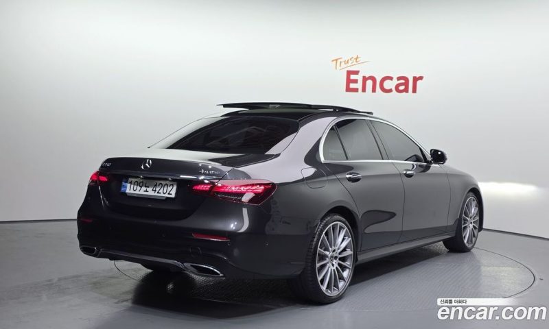 Mercedes Benz E-Class E350 4MATIC AMG Line