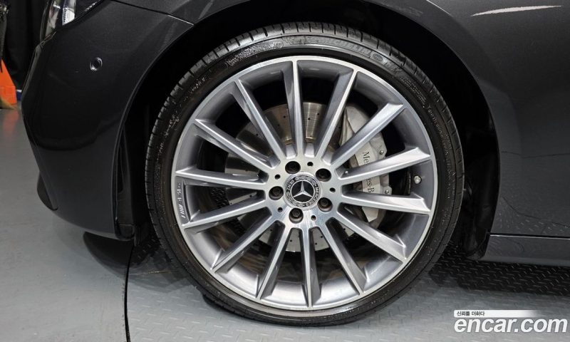 Mercedes Benz E-Class E350 4MATIC AMG Line