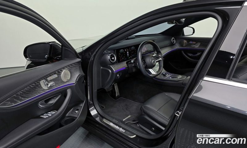 Mercedes Benz E-Class E350 4MATIC AMG Line