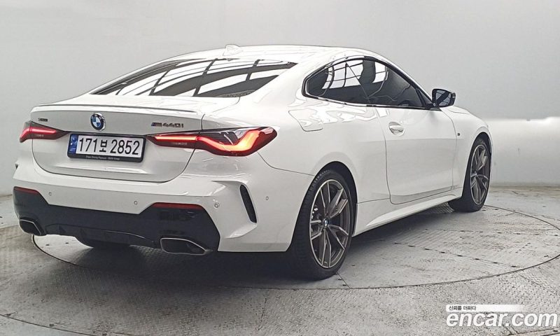 BMW 4-Series M440i xDrive Coupe