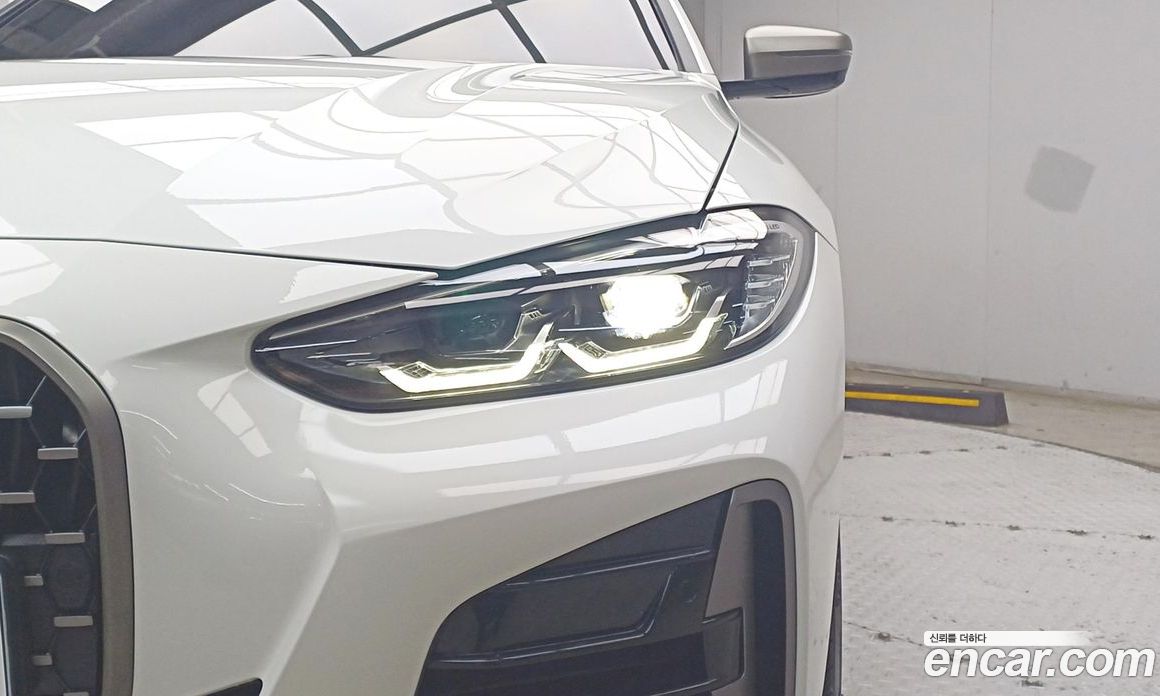 BMW 4-Series M440i xDrive Coupe