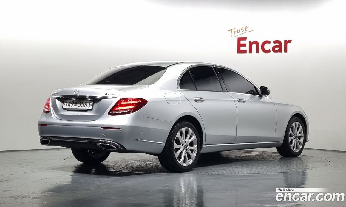 Mercedes Benz E-Class E220d 4MATIC Exclusive