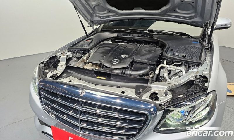 Mercedes Benz E-Class E220d 4MATIC Exclusive