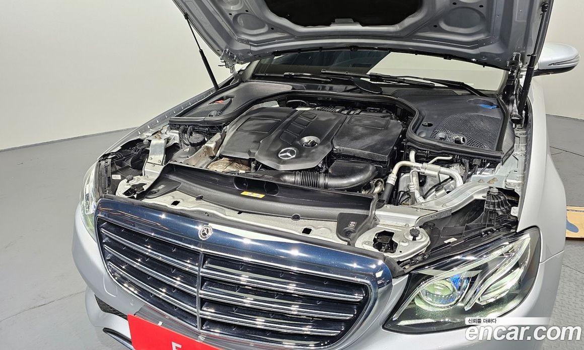 Mercedes Benz E-Class E220d 4MATIC Exclusive