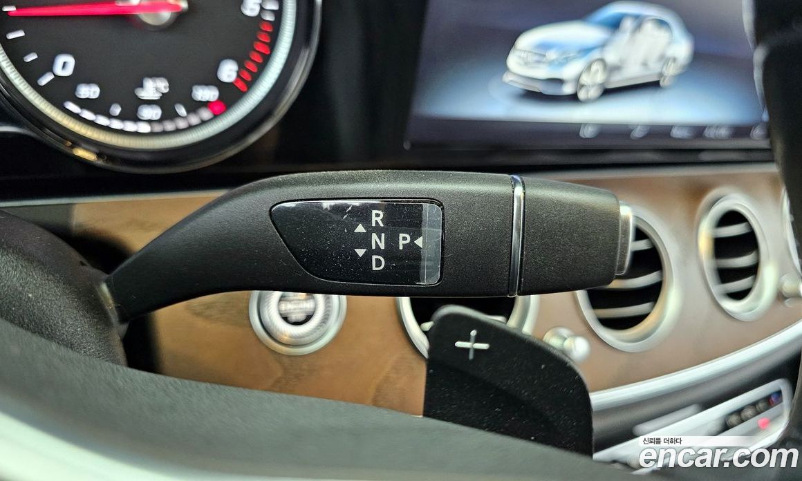 Mercedes Benz E-Class E220d 4MATIC Exclusive