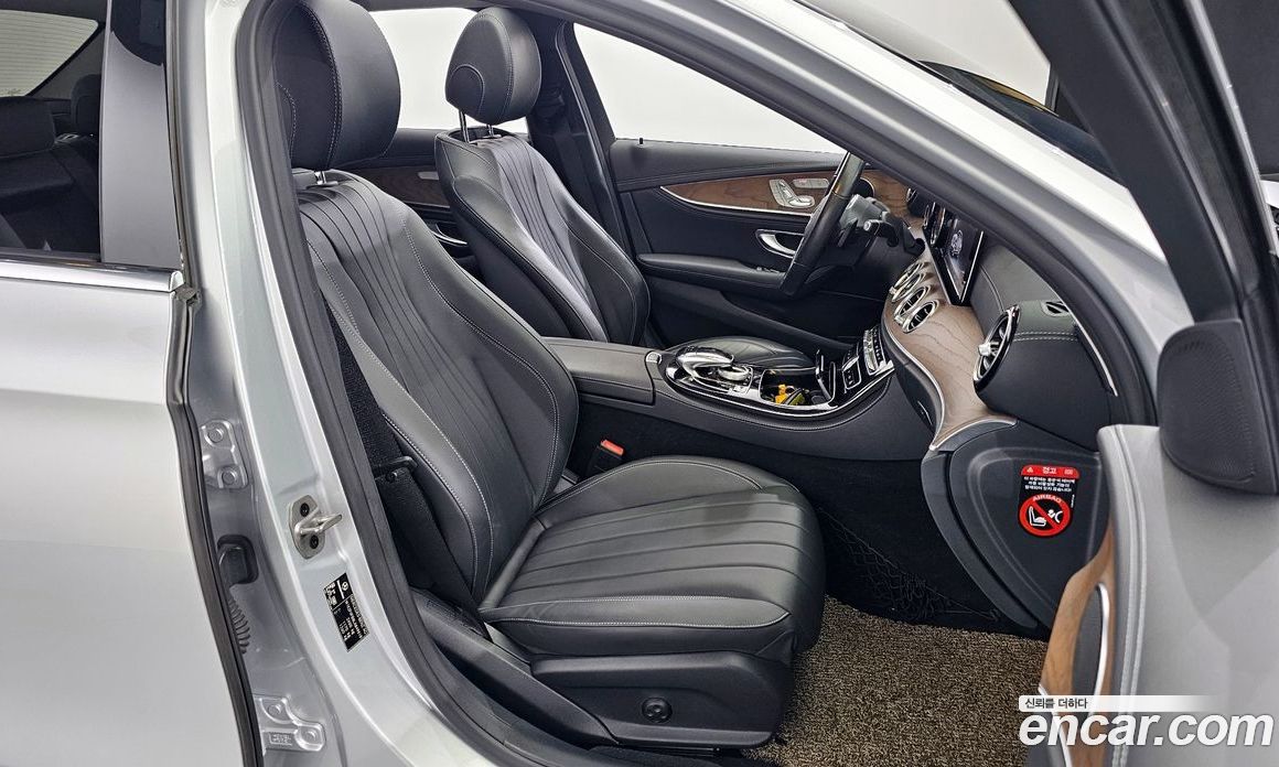 Mercedes Benz E-Class E220d 4MATIC Exclusive