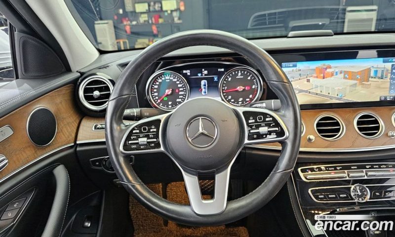 Mercedes Benz E-Class E220d 4MATIC Exclusive