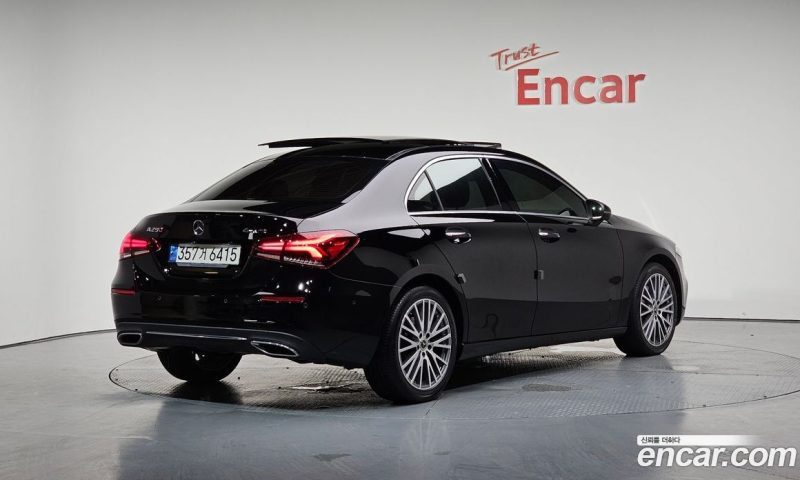 Mercedes Benz A-Class A250 4MATIC Sedan