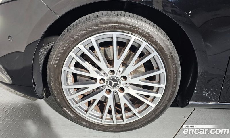Mercedes Benz A-Class A250 4MATIC Sedan