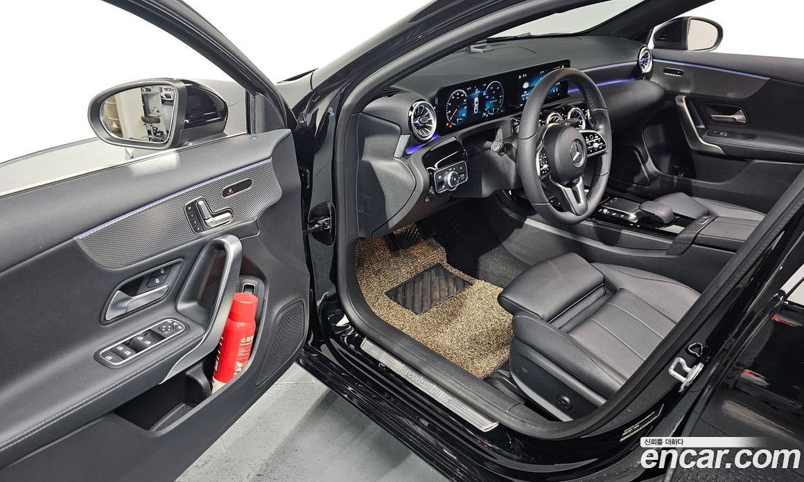 Mercedes Benz A-Class A250 4MATIC Sedan