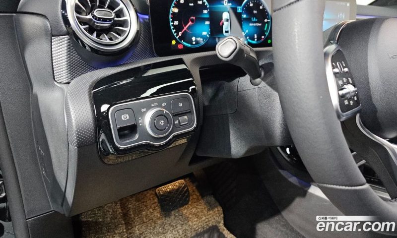 Mercedes Benz A-Class A250 4MATIC Sedan