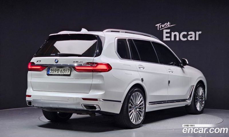 BMW X7 xDrive i40 Design Pure Excellence 7-Seater