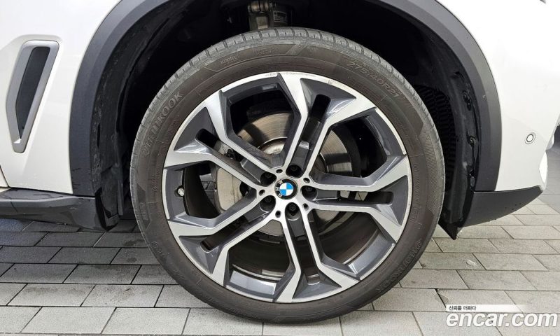 BMW X5 xDrive i40 xLine