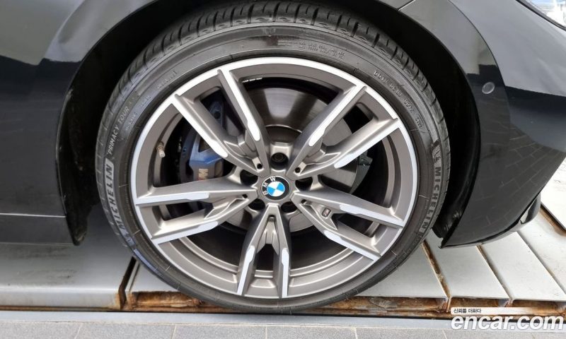 BMW 4-Series M440i xDrive Coupe