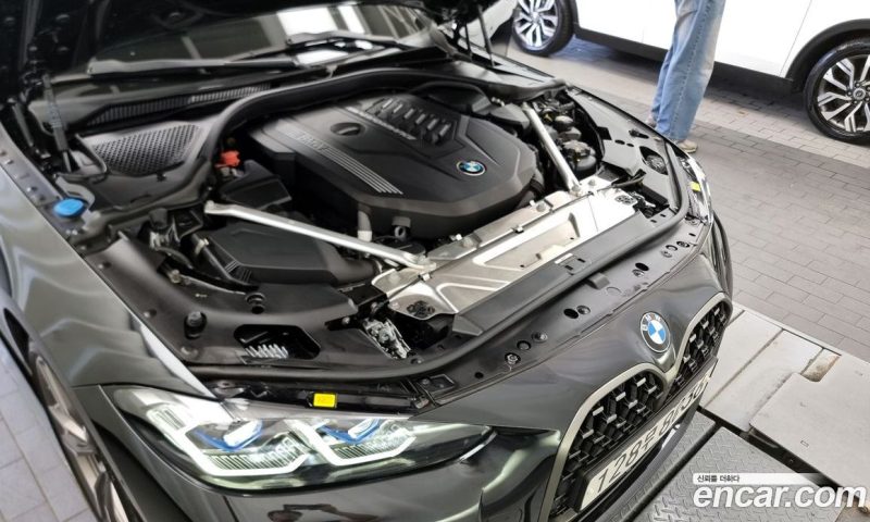 BMW 4-Series M440i xDrive Coupe