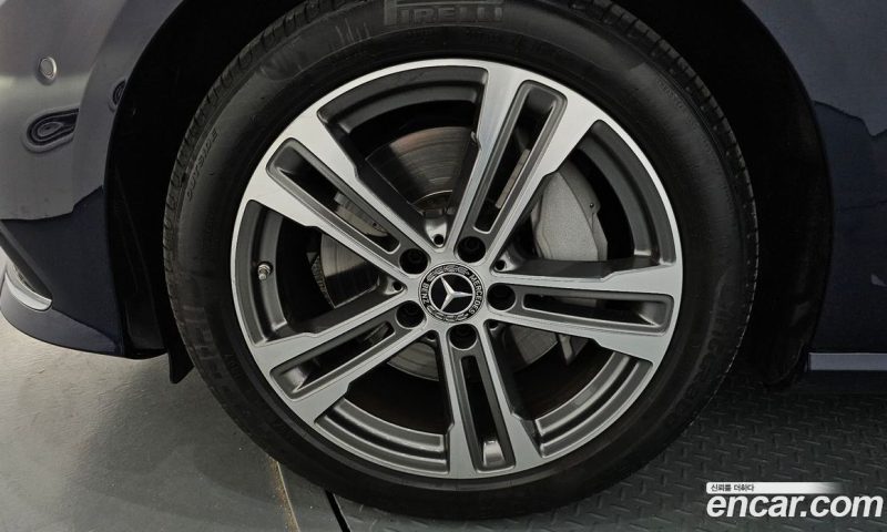 Mercedes Benz E-Class E350 4MATIC Avantgarde