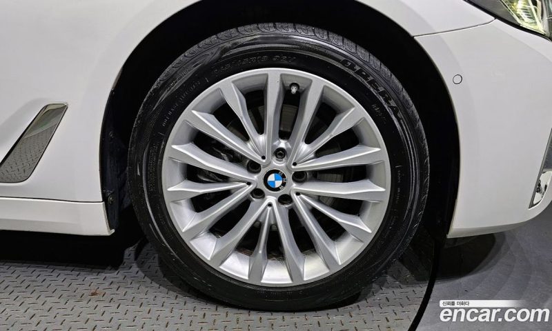 BMW 5-Series 523D xDrive Luxury