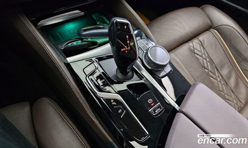 BMW 5-Series 523D xDrive Luxury