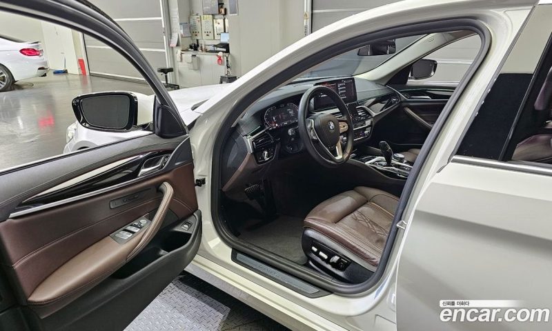 BMW 5-Series 523D xDrive Luxury