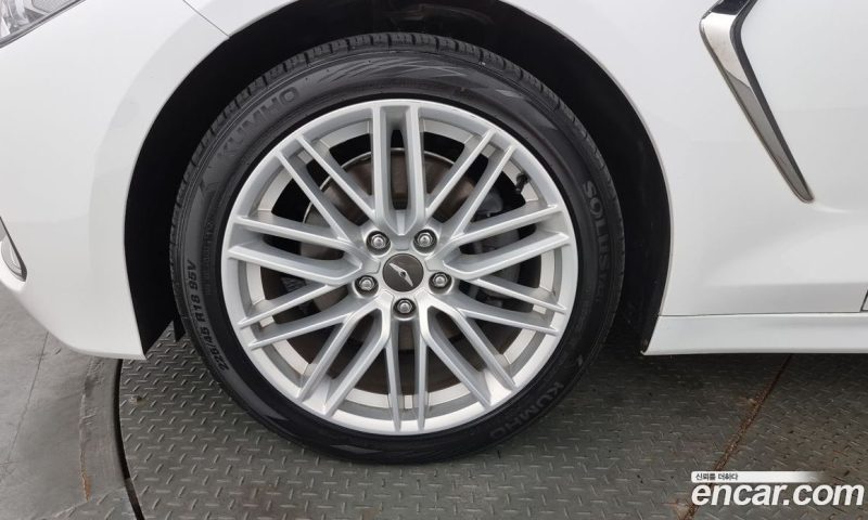 Genesis G70 2.0T AWD