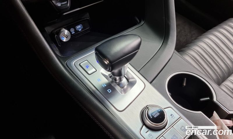 Genesis G70 2.0T AWD